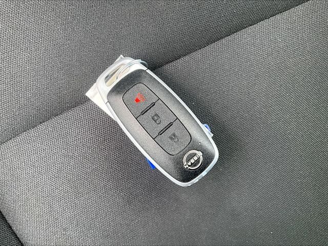 Used 2023 White Nissan S image 11