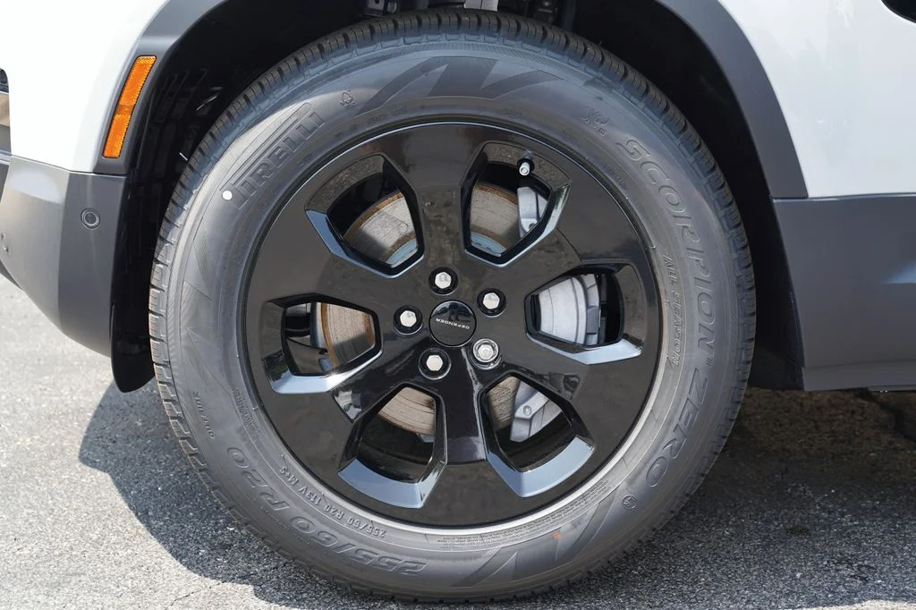 New 2026 Borasco Grey Land Rover S image 8