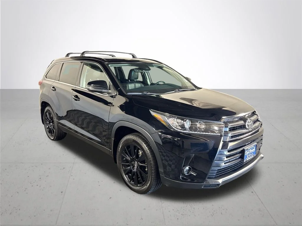 Used 2019 Black Toyota SE image 4