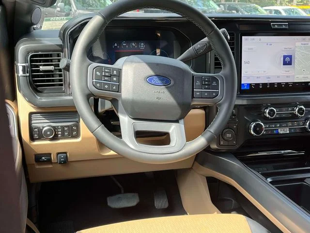 New 2027 Star White Metallic Tri-Coat Ford F-350® Lariat® image 13
