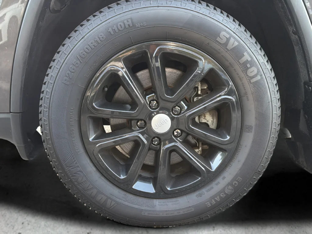 Used 2021 Gray Jeep Laredo X image 39