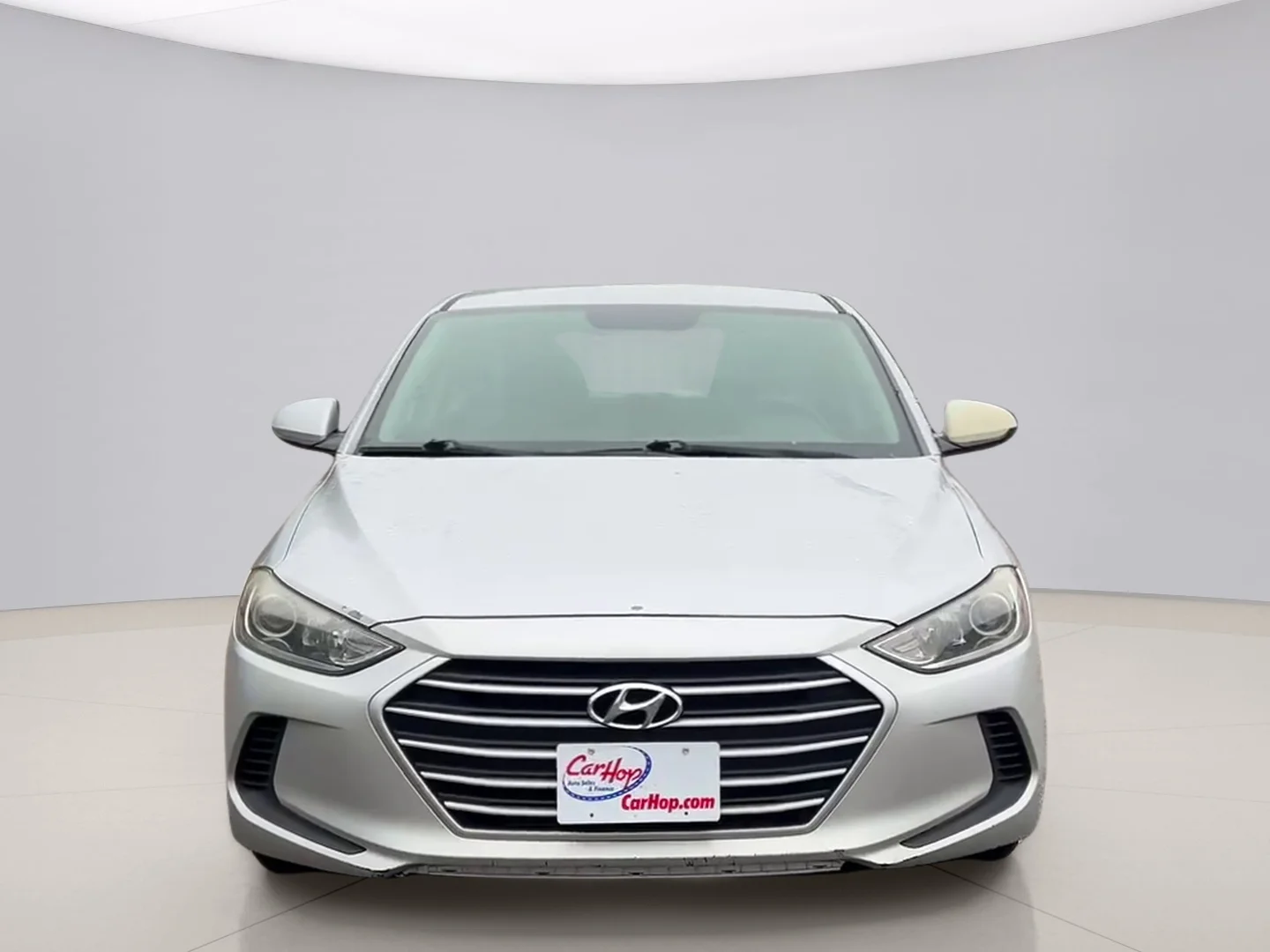Used 2017 Silver Hyundai SE image 2
