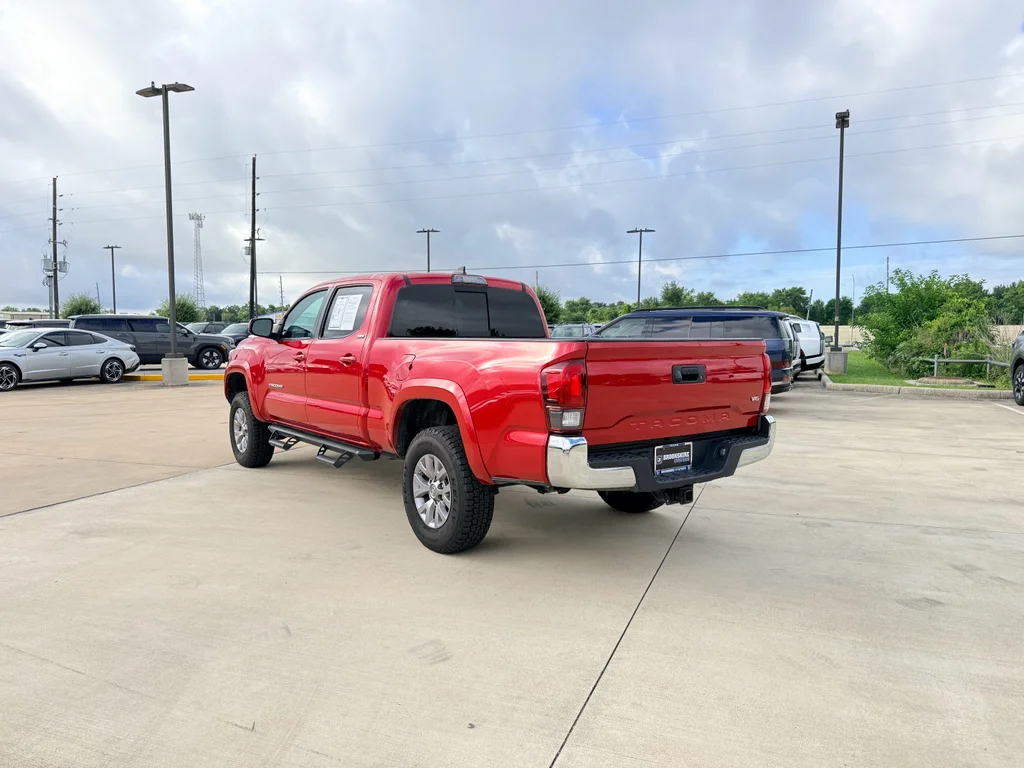 Used 2019 Barcelona Red Metallic Toyota SR5 image 8