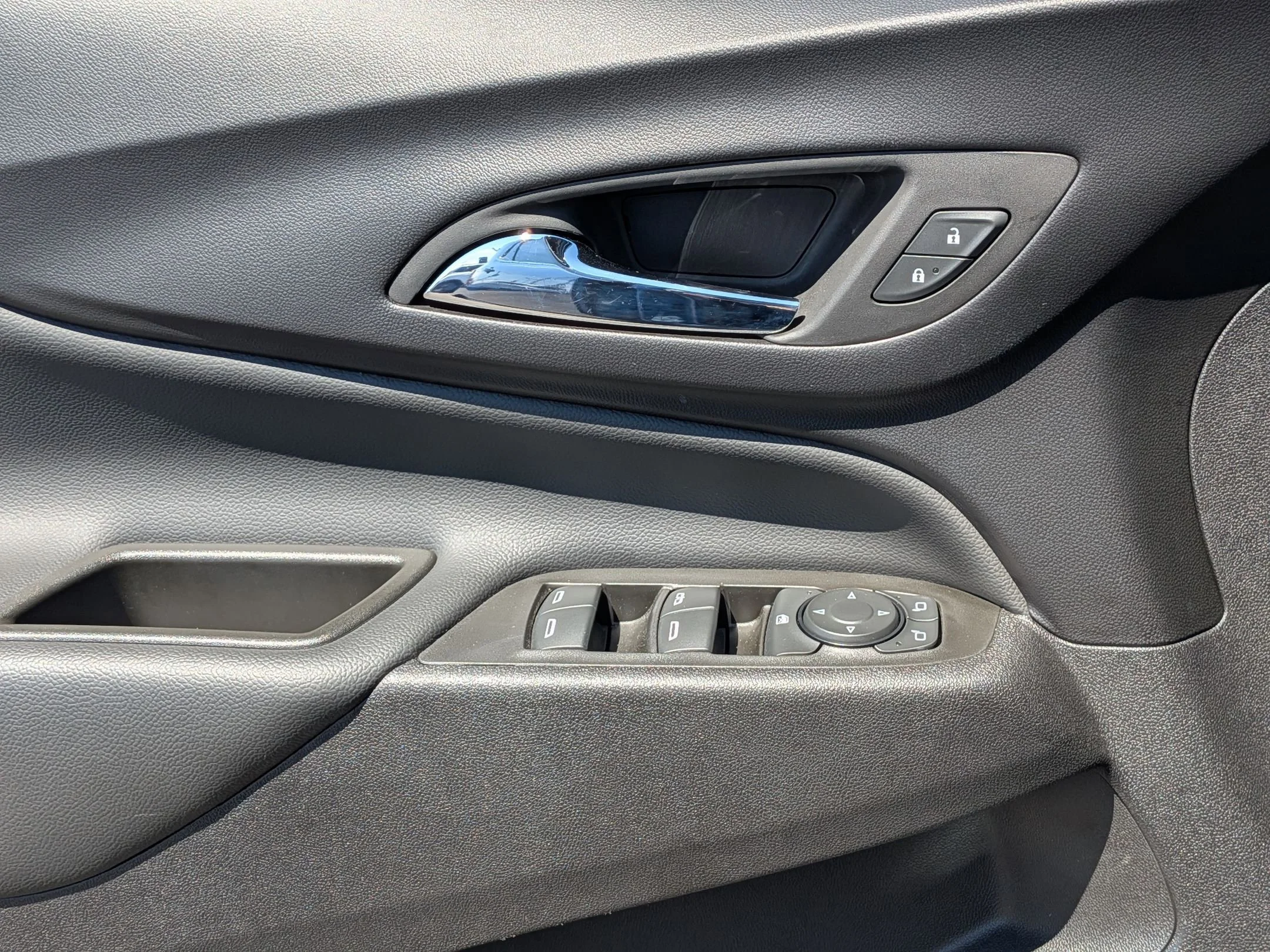 Used 2024 Lakeshore Blue Metallic Chevrolet LT image 22