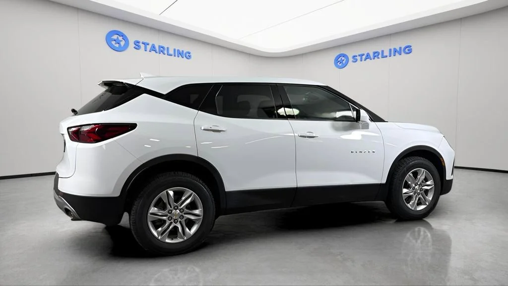 Used 2022 Summit White Chevrolet 2LT image 10