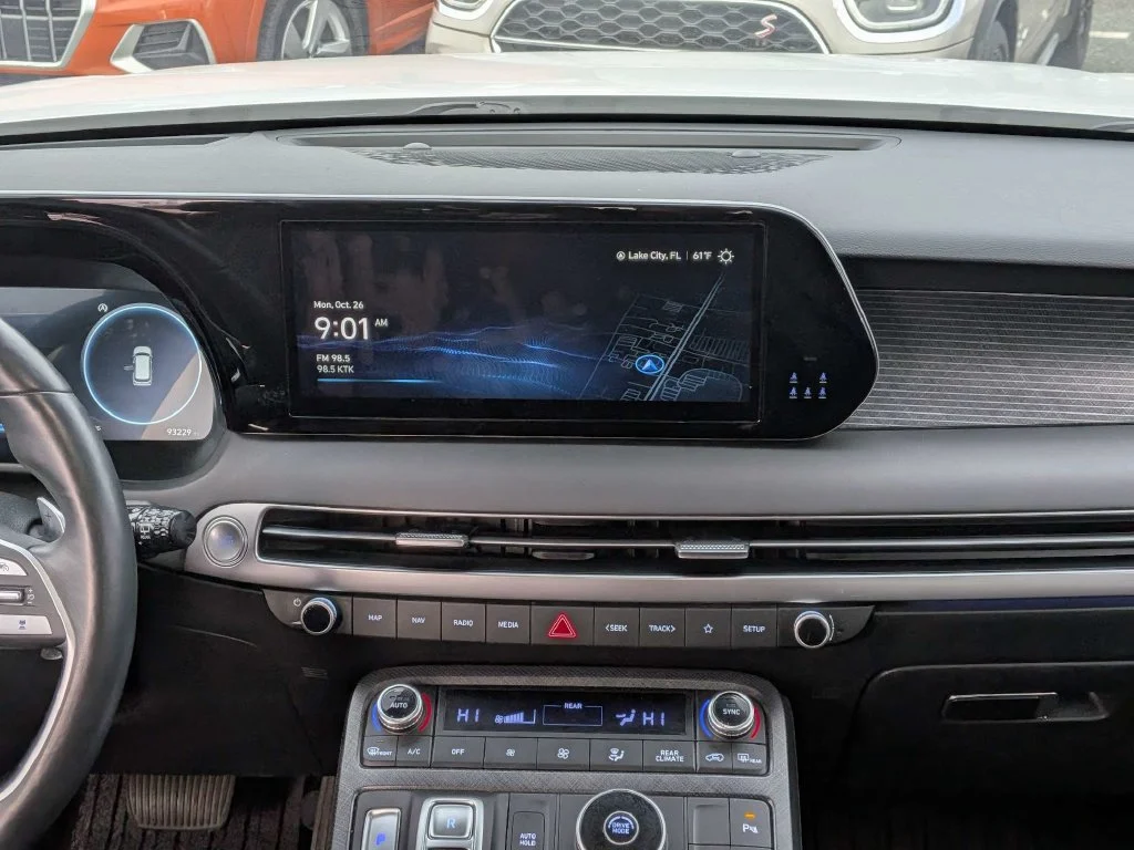 Used 2024 White Hyundai Limited image 17
