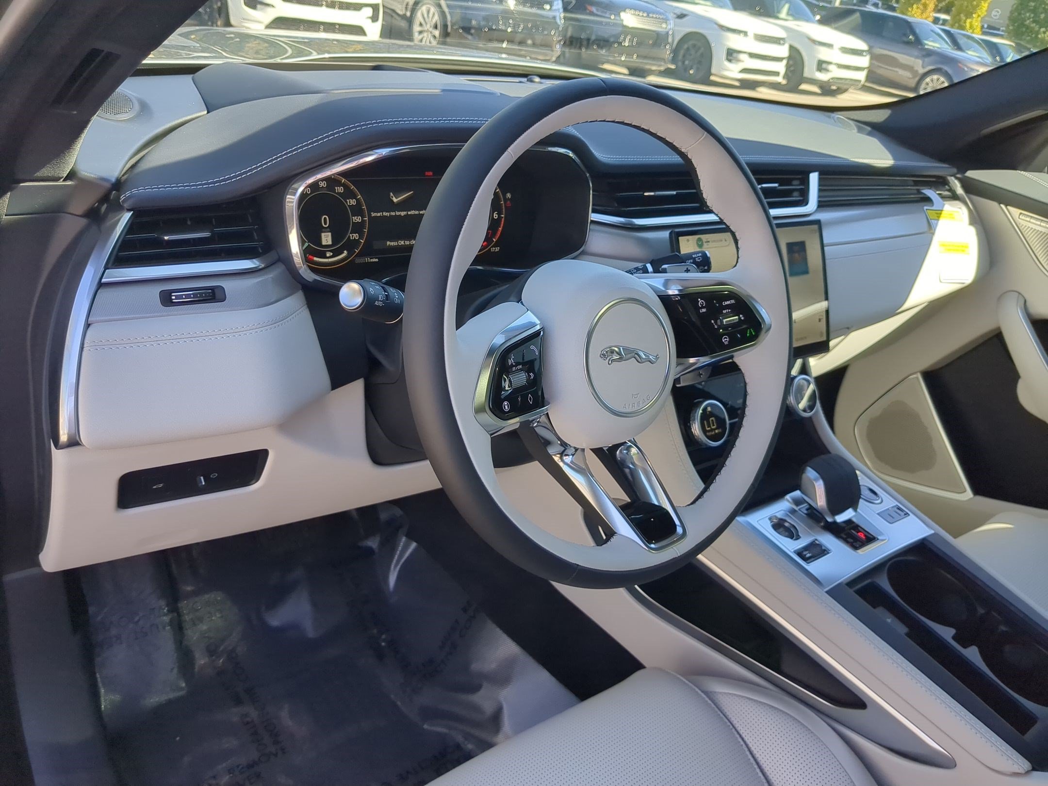 2026 Jaguar F-Pace R-Dynamic S - Photo 13