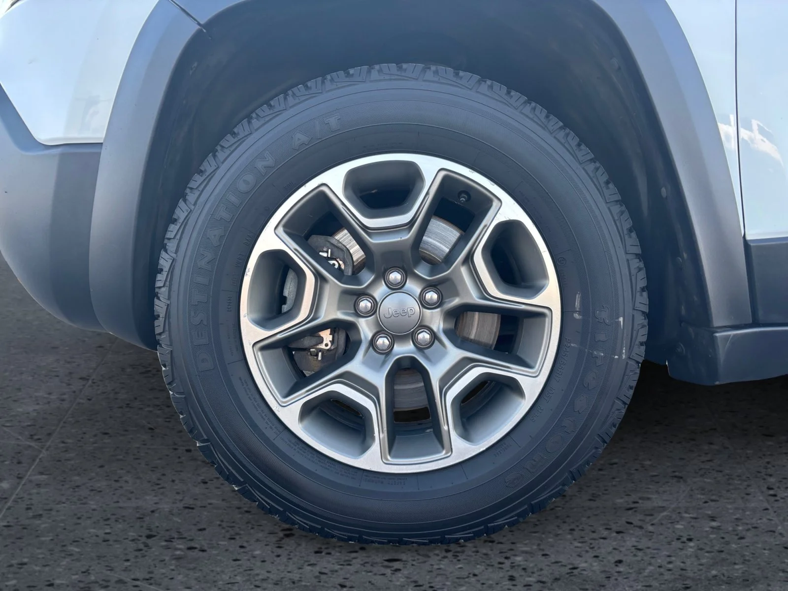 Used 2020 White Jeep Trailhawk image 9