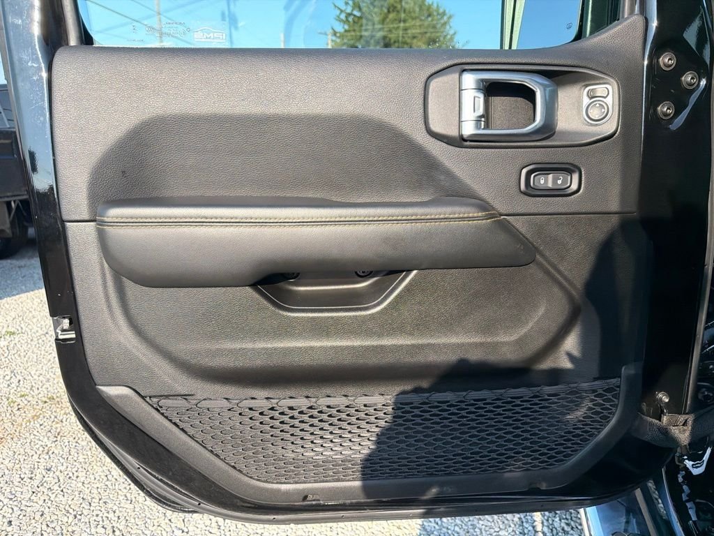 Used 2024 Black Jeep Sahara image 12