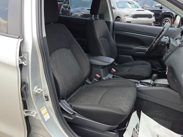 Used 2021  Mitsubishi 2.0 ES image 15