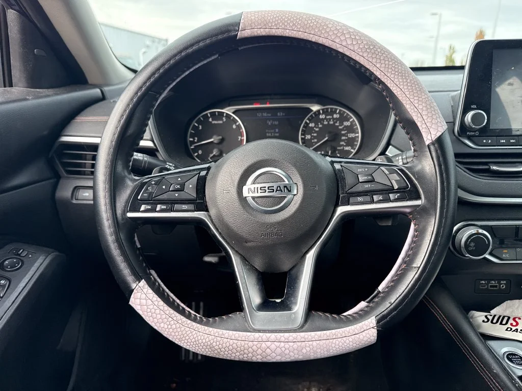 Used 2020 Blue Nissan 2.5 SR image 19