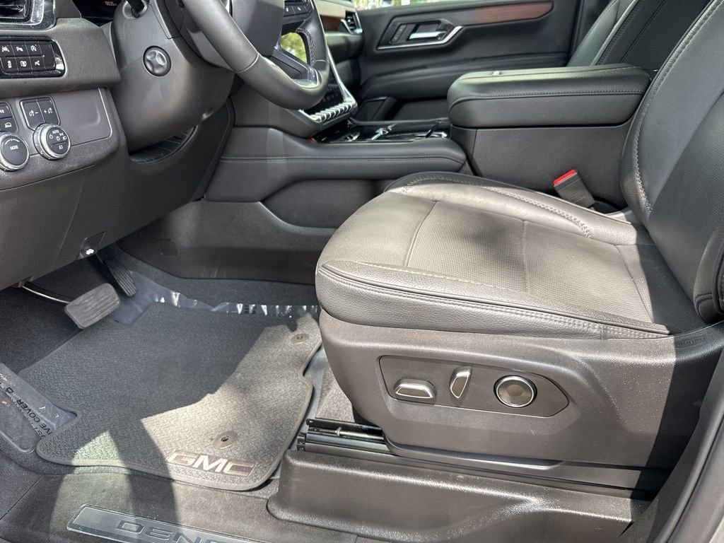 Used 2025 Sterling Metallic GMC Denali image 20