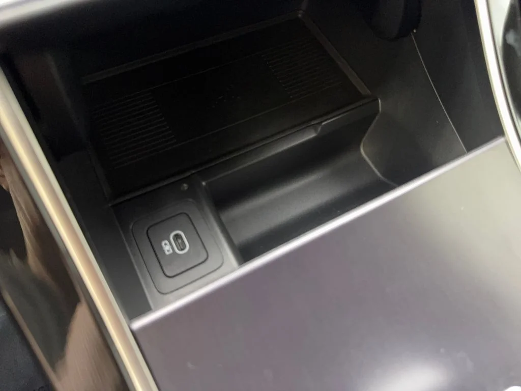 Used 2026 Black Land Rover Dynamic SE image 66
