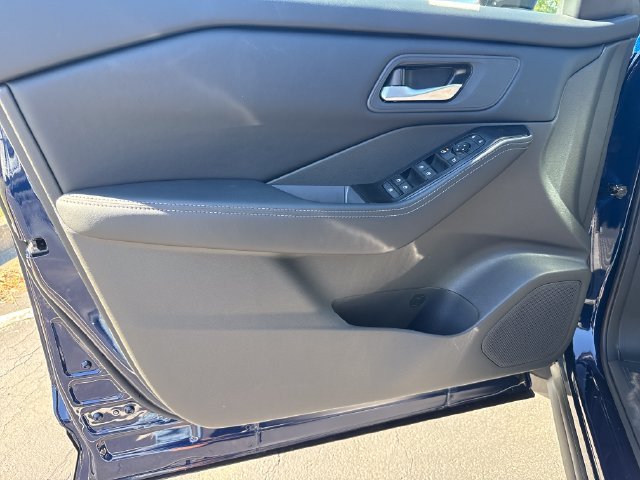 New 2027 Deep Ocean Blue Pearl Nissan SV image 12