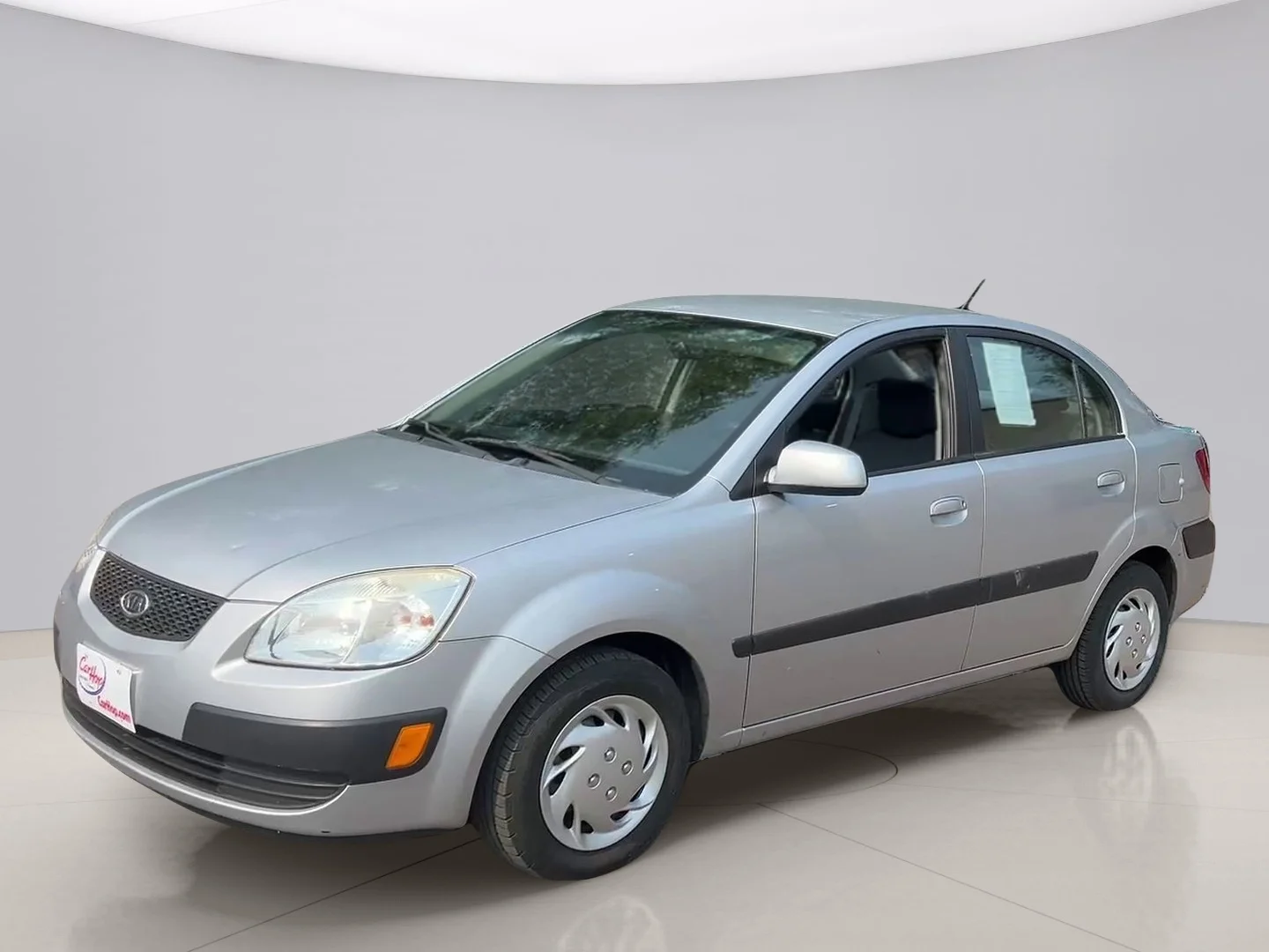 Used 2009 Silver Kia SEDAN image 1