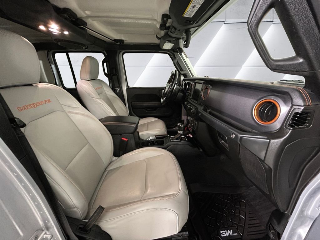 Used 2022 Silver Jeep Mojave image 13