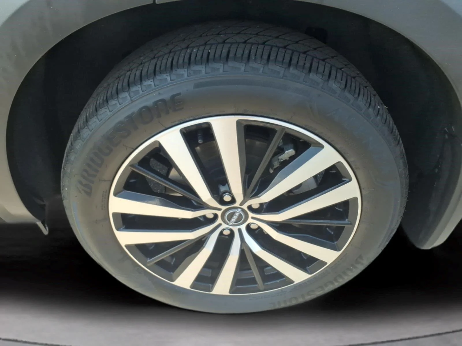 Used 2025 Obsidian Green Pearl Nissan Platinum image 7