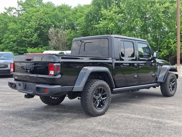 Used 2022 Black Jeep Sport image 11