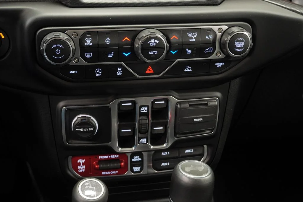 Used 2023 White Jeep Rubicon image 37