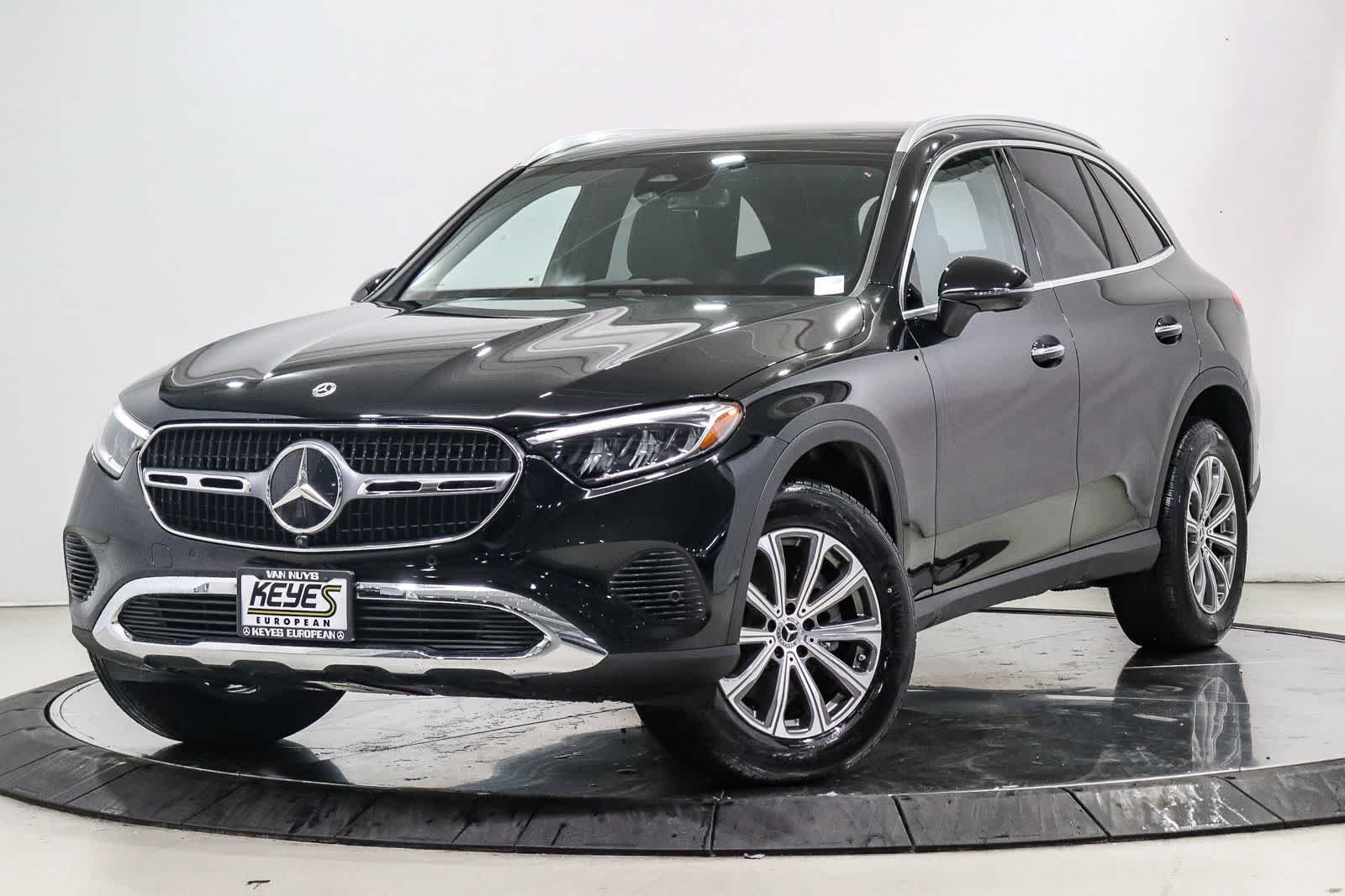 2026 Mercedes-Benz GLC GLC 300's photo
