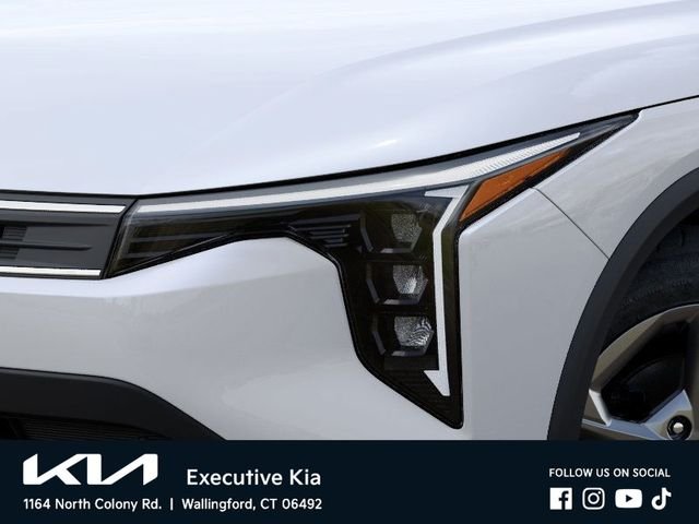 New 2026 Snow White Pearl Kia LXS image 10