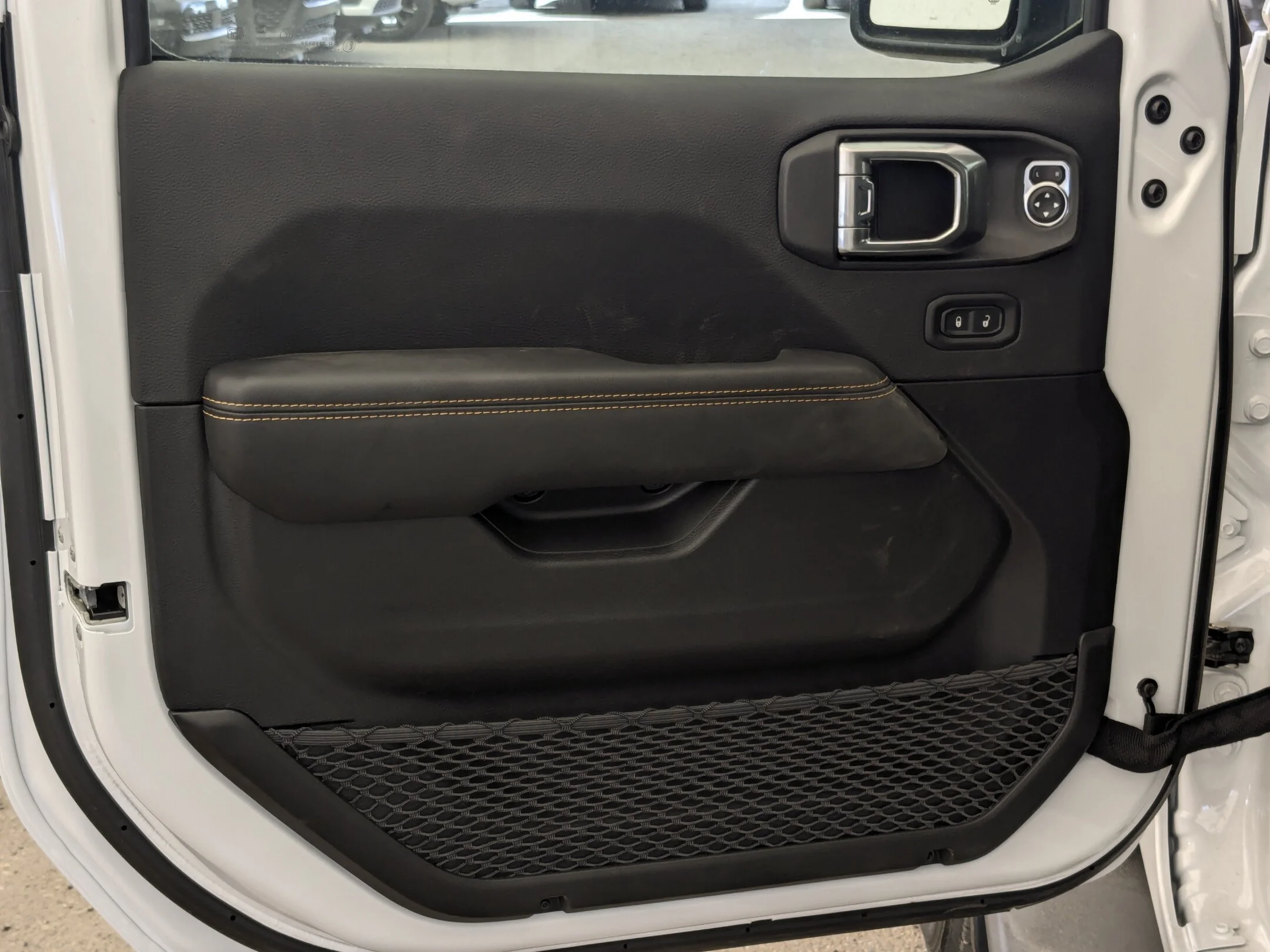New 2026 White Jeep Sahara - - Body-Color Hard Top - Side Steps - Remote Start - Adaptive Cruise & More! image 12