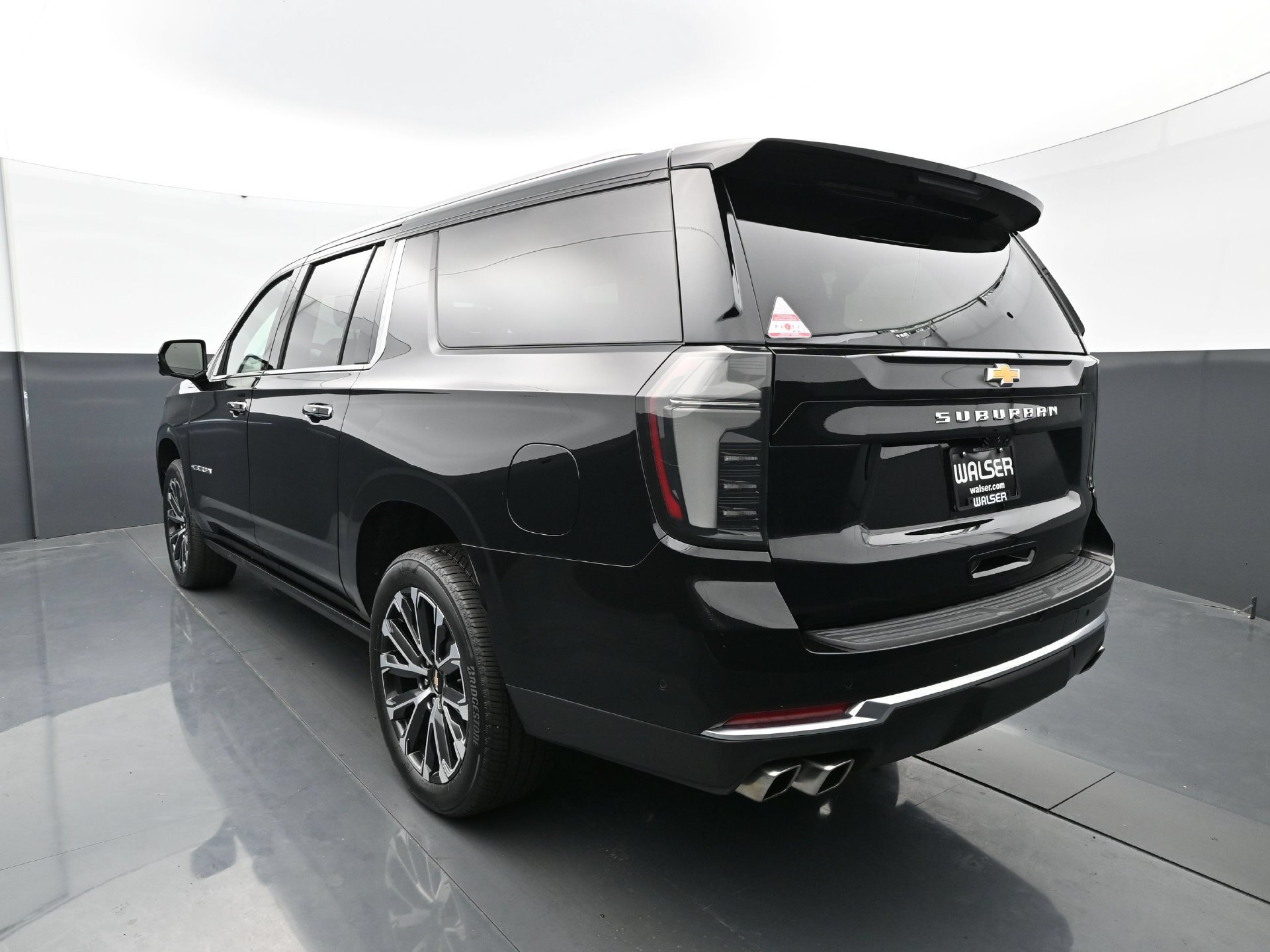 Used 2025 Black Chevrolet High Country image 4