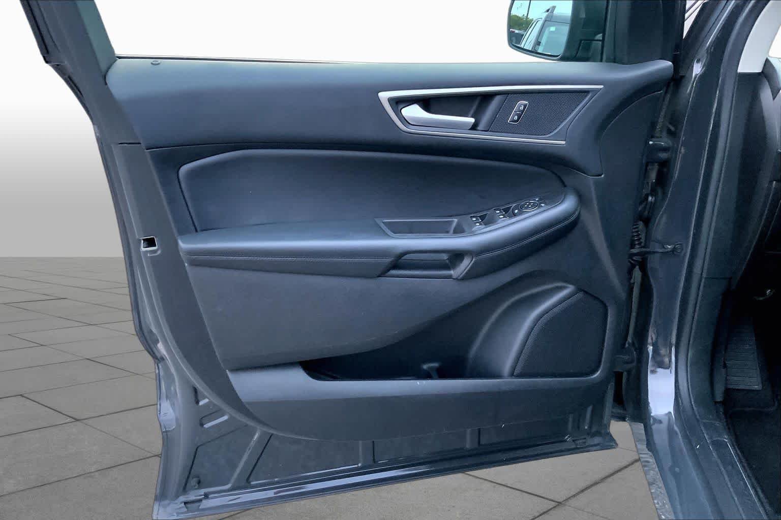 Used 2021 Lithium Gray Ford SEL image 19