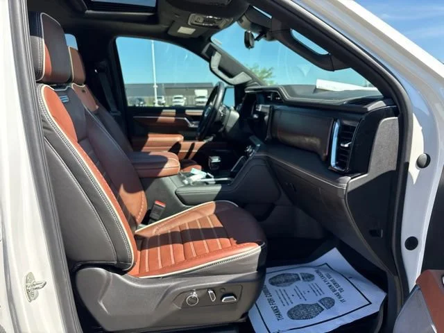 Used 2023 White Frost Tricoat GMC Denali Ultimate image 30