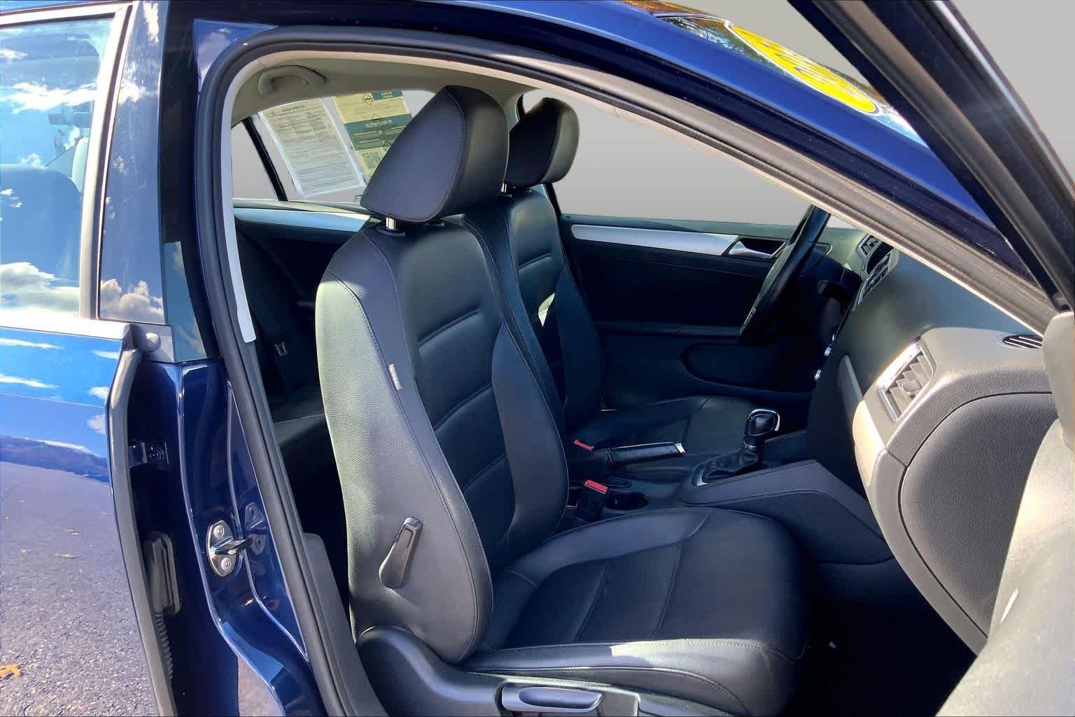 Used 2013 Tempest Blue Metallic Volkswagen SE image 8