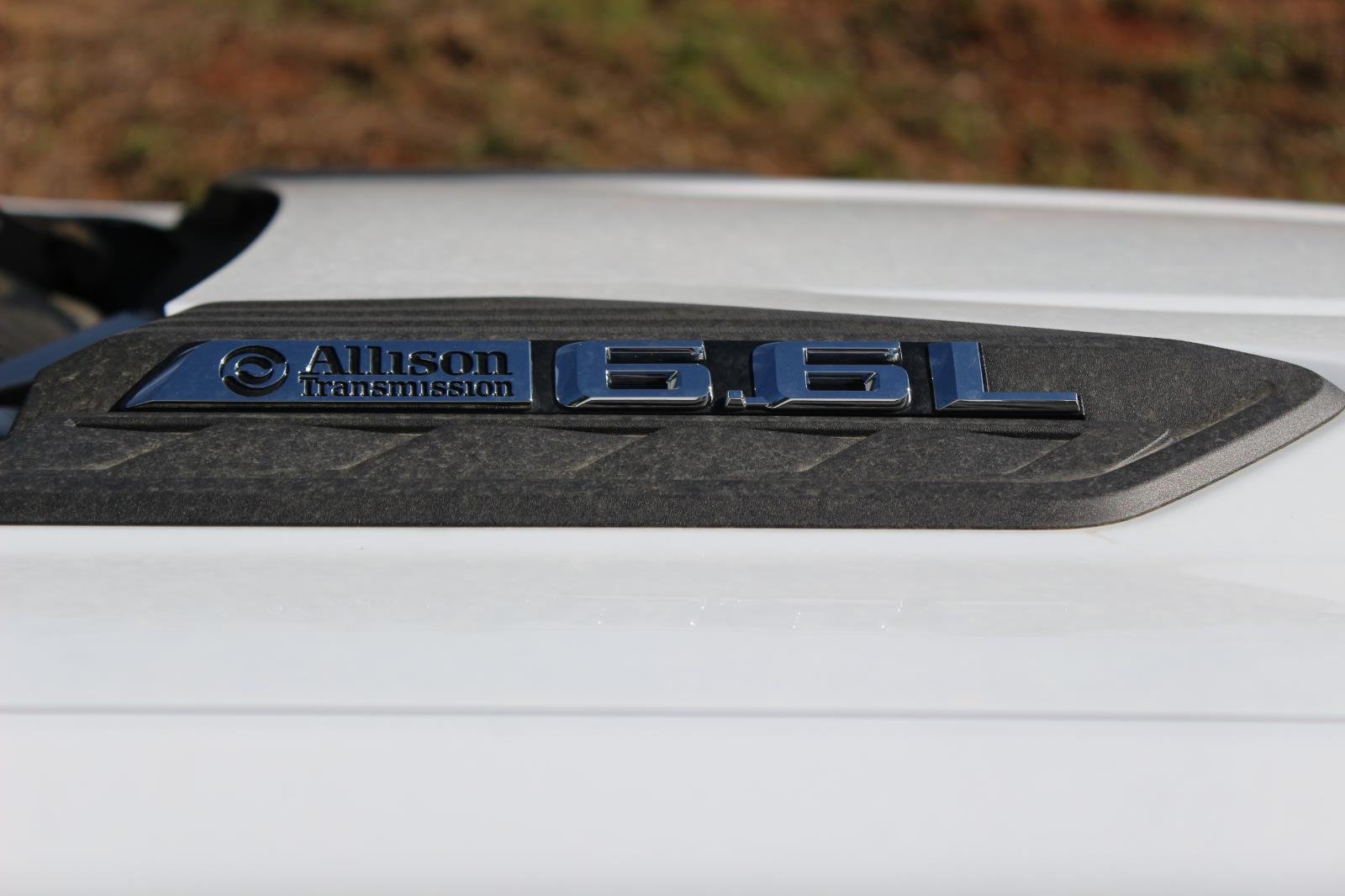 New 2026 Summit White Chevrolet WT image 10
