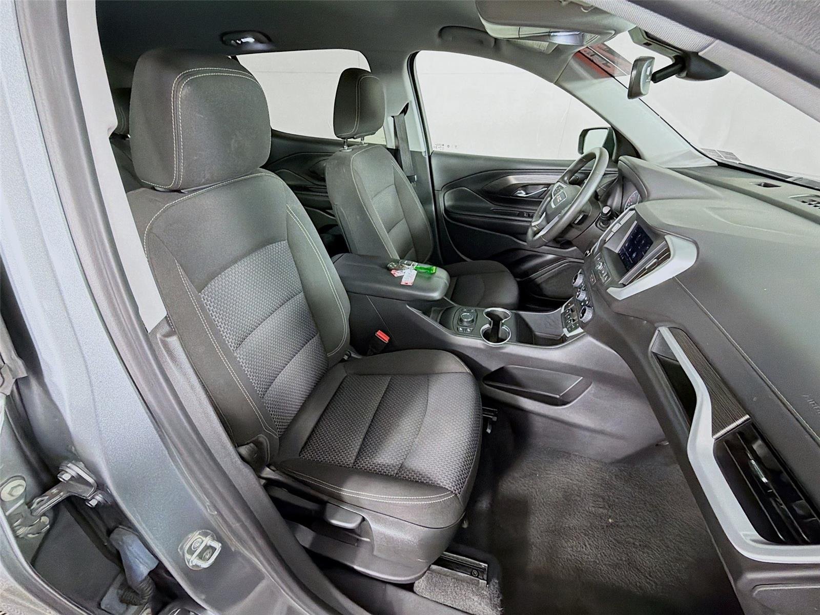 Used 2023 Sterling Metallic GMC SLE image 31