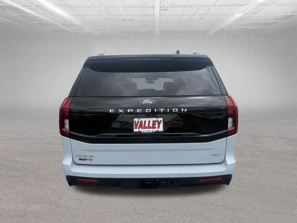 New 2026 Space Silver Metallic Ford MAX Active image 4