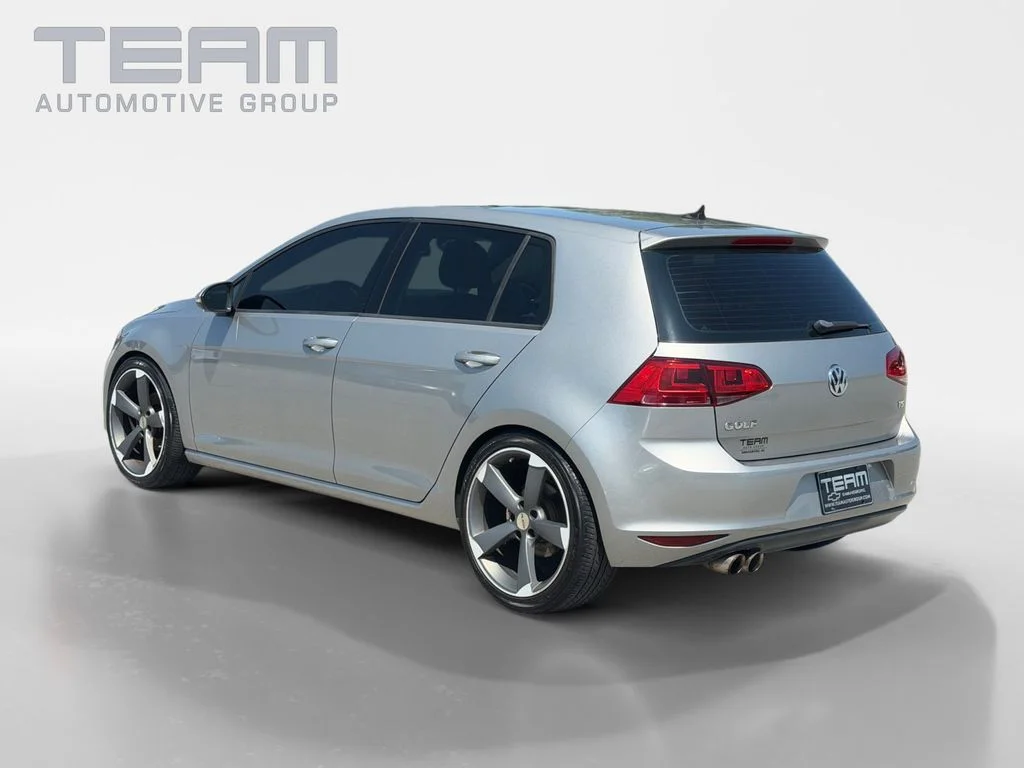 Used 2017 Silver Volkswagen Wolfsburg image 5