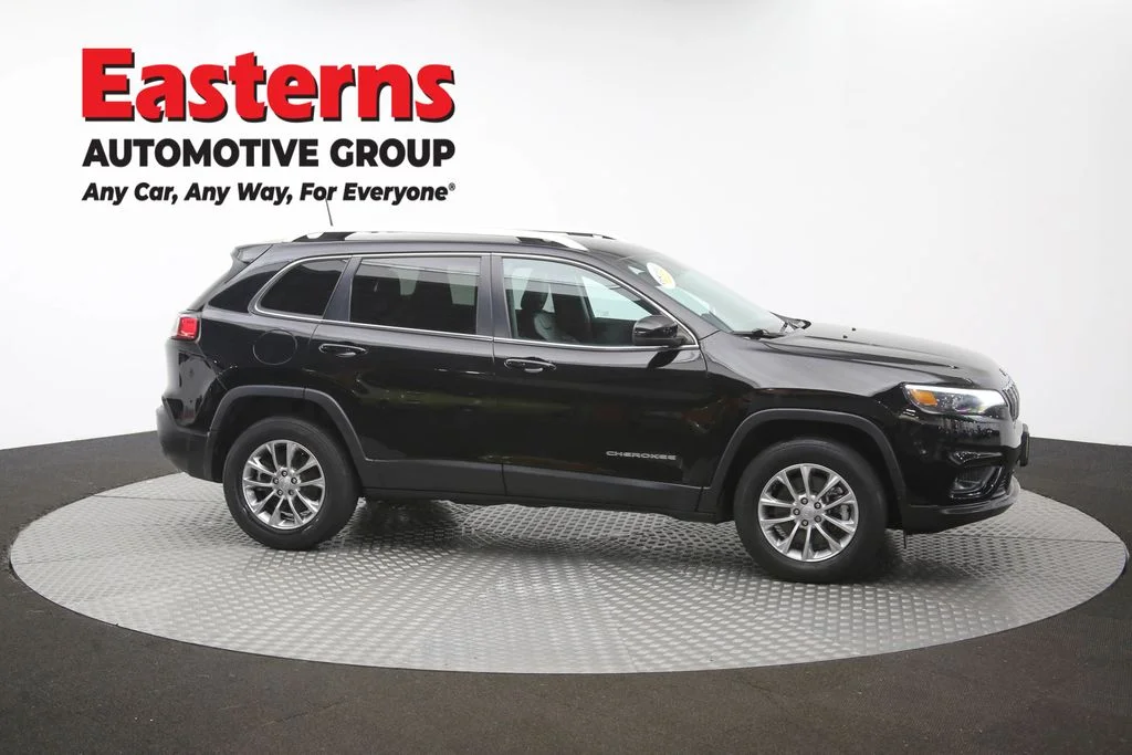 Used 2021 Black Jeep Latitude Plus image 46