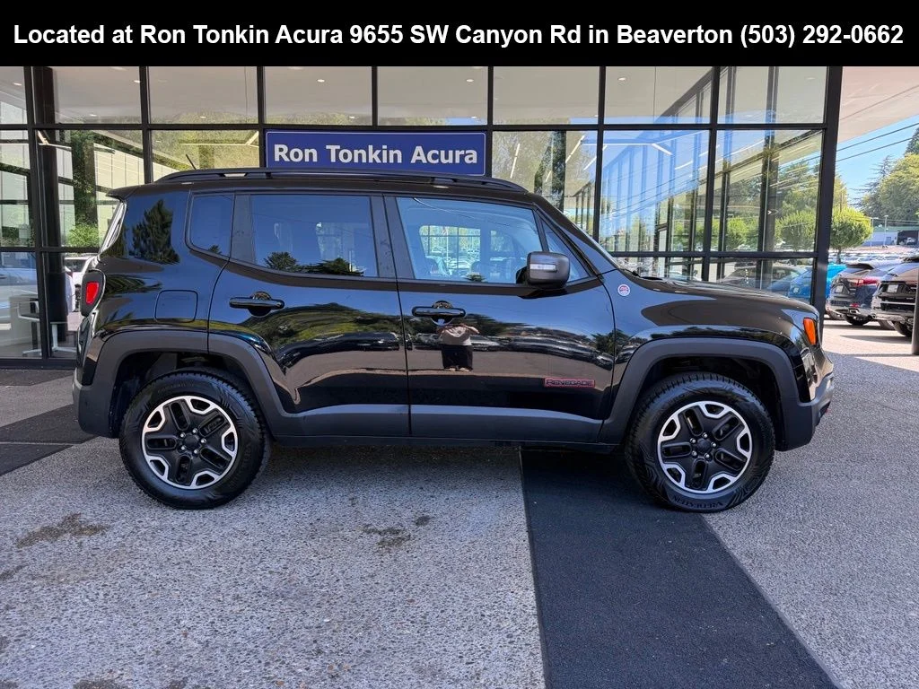 Used 2016 Black Jeep Trailhawk image 8