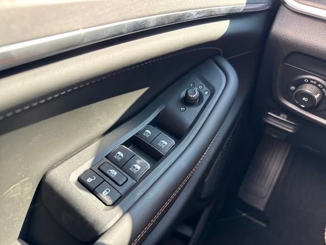 2025 Jeep Grand Cherokee Overland - Photo 33