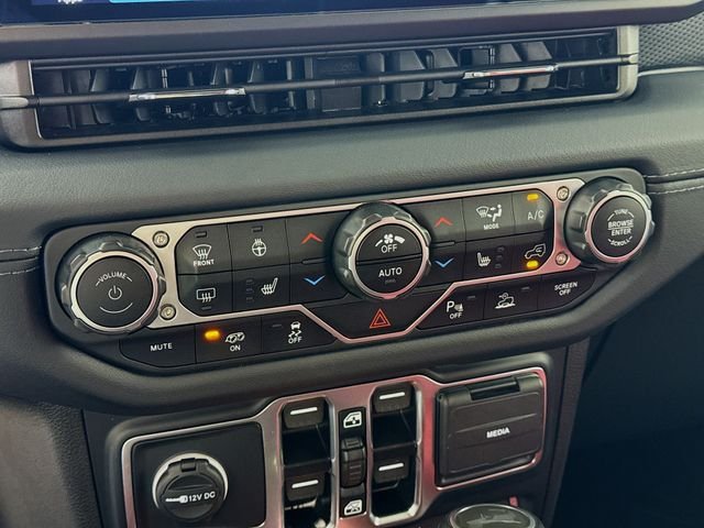 2024 Jeep Wrangler 4-Door Rubicon 392 - Photo 16