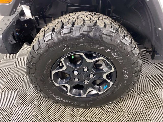 Used 2022 White Jeep Unlimited Rubicon 4xe image 16