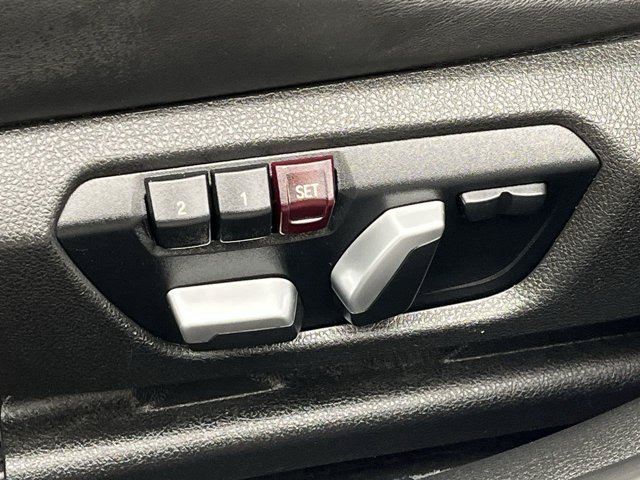 Used 2018  BMW CS image 10