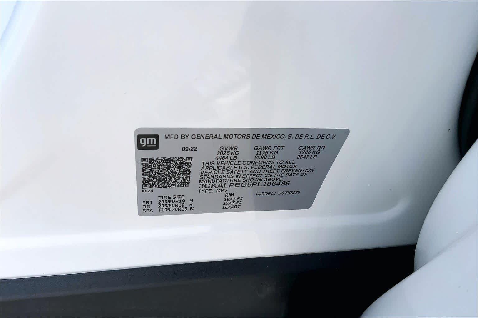 Used 2023 Summit White GMC SLT image 36