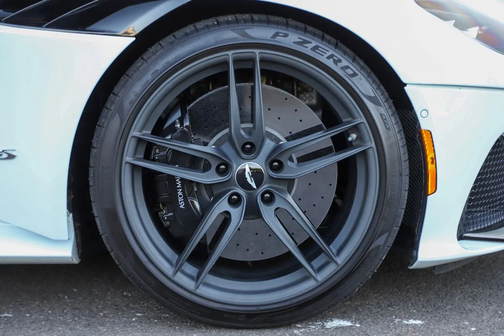 2019 Aston Martin DBS Superleggera Base - Photo 65