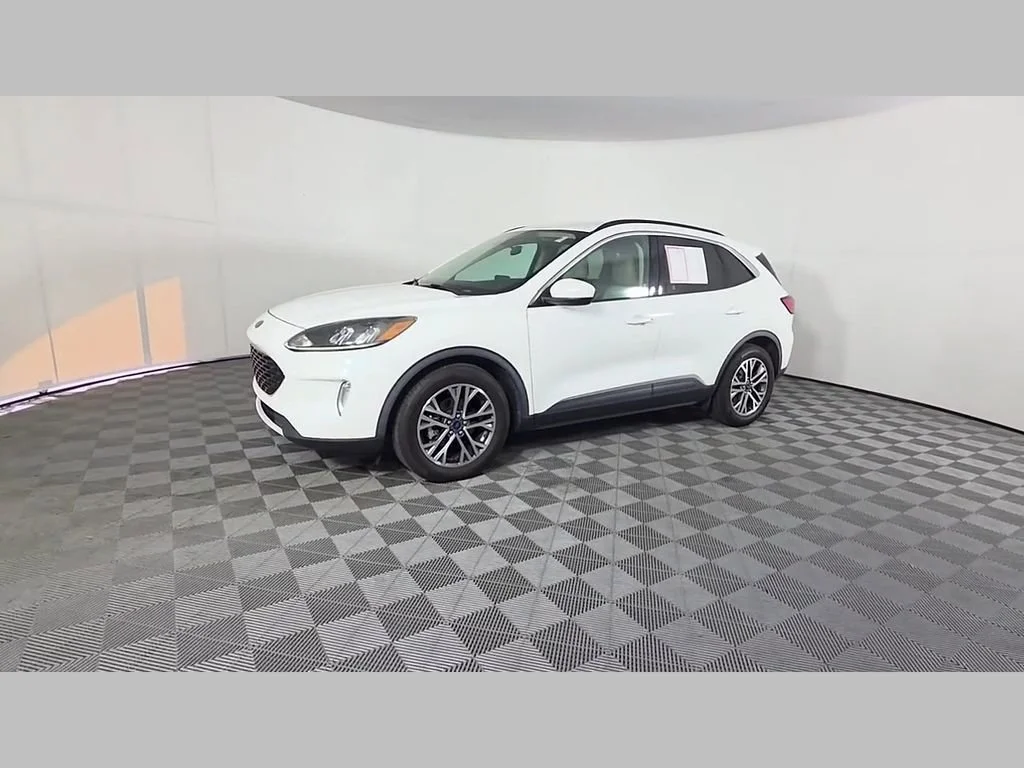 Used 2020 White Metallic Ford SEL image 48