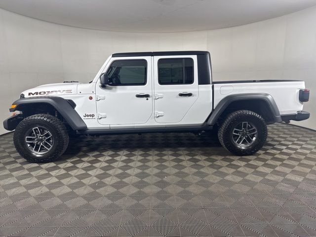 Used 2025 Bright White Clearcoat Jeep Mojave image 7