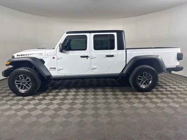 Used 2025 White Jeep Mojave image 7