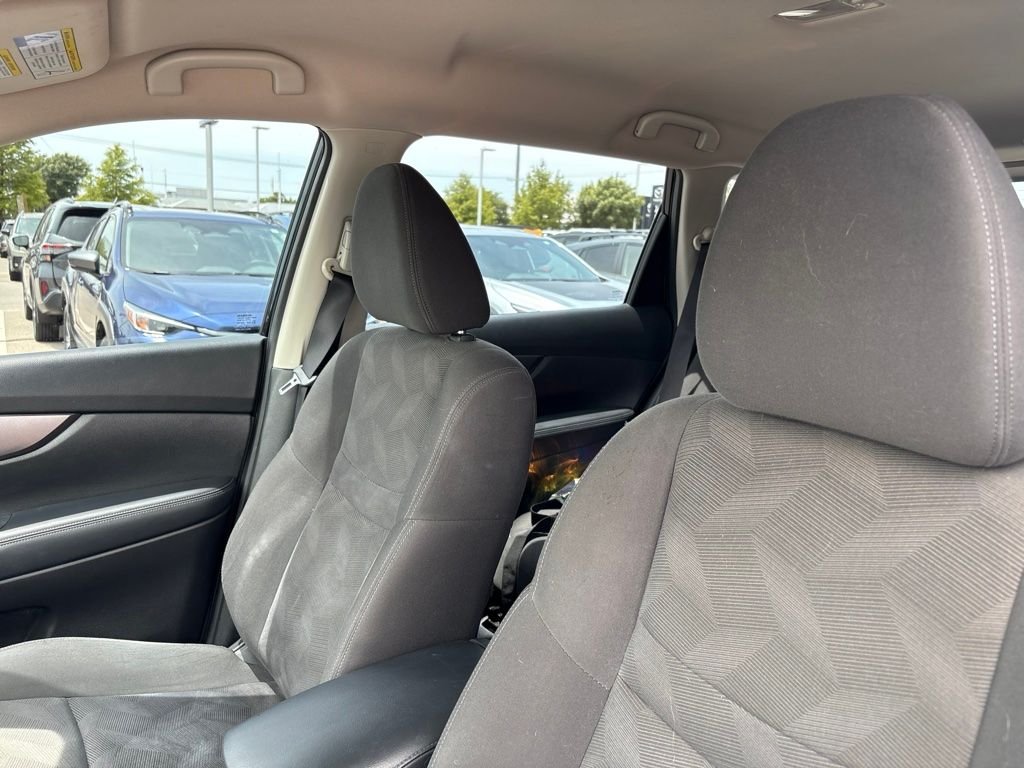 Used 2016 Black Nissan S image 4