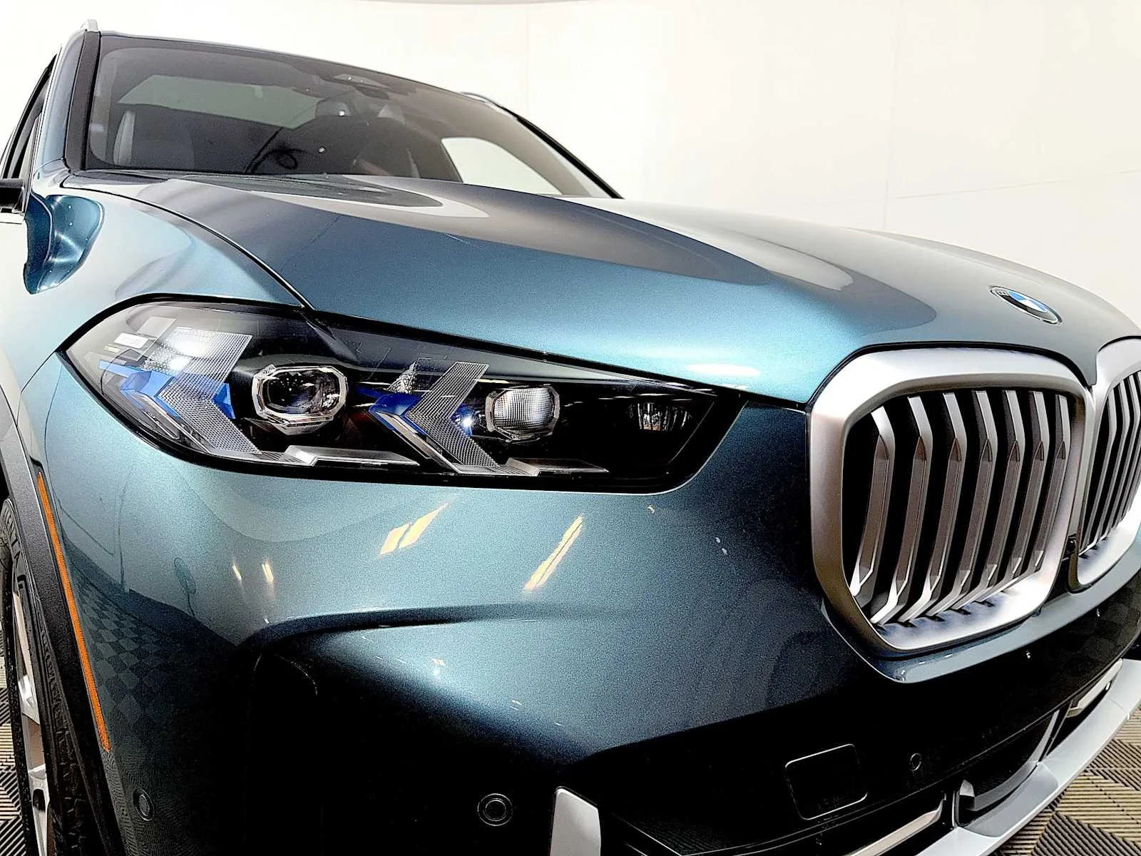 Used 2024 Blue Ridge Mountain Metallic BMW xDrive40i image 25
