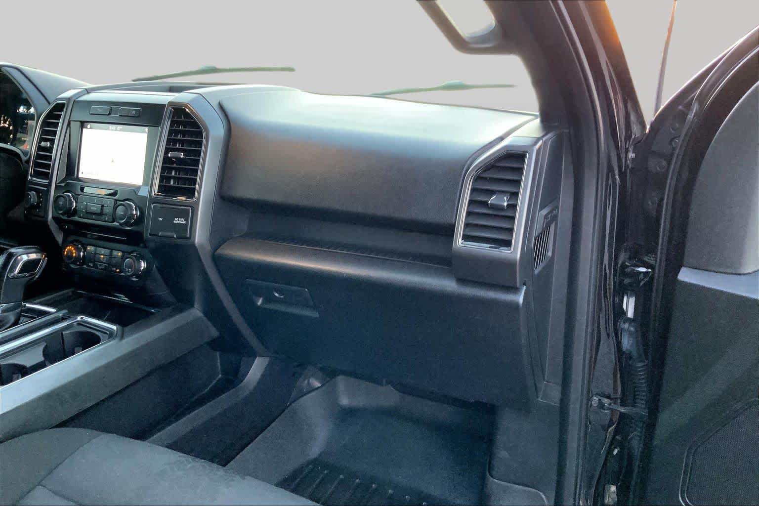 Used 2018 Shadow Black Ford XLT image 17