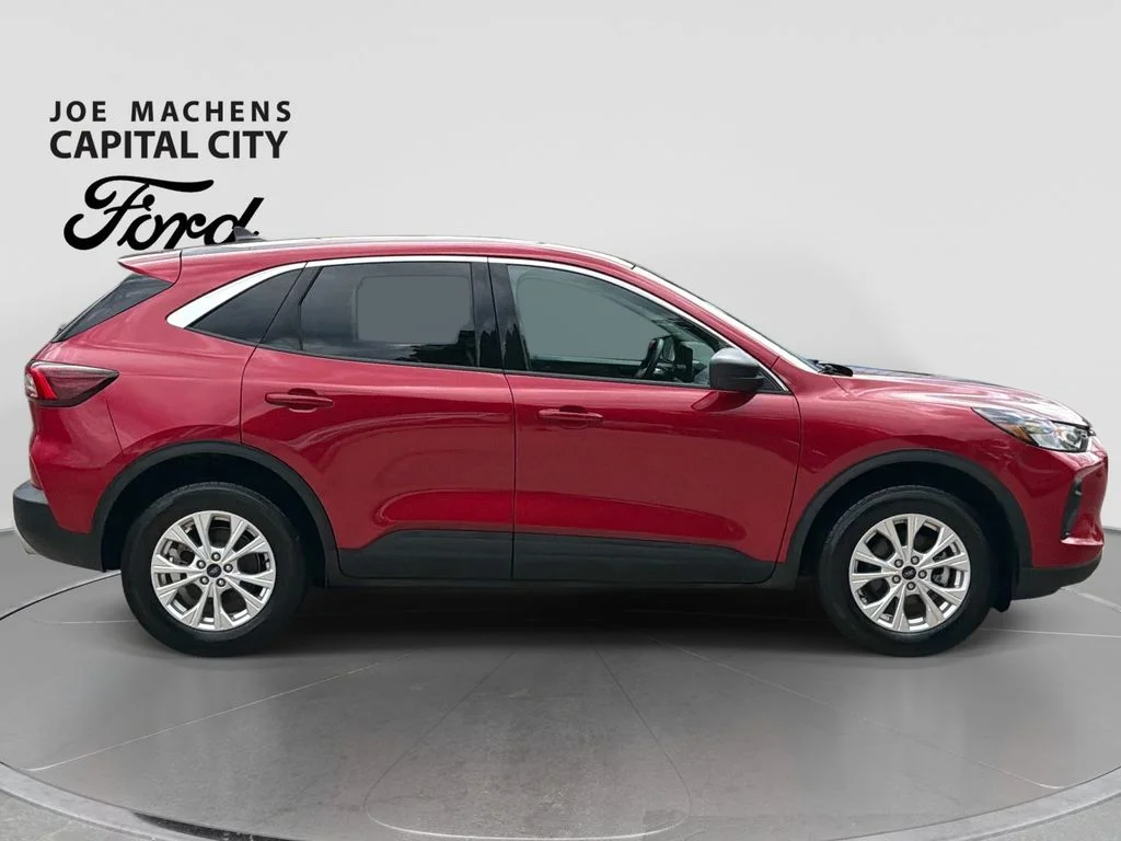 Used 2023 Red Ford Active image 3