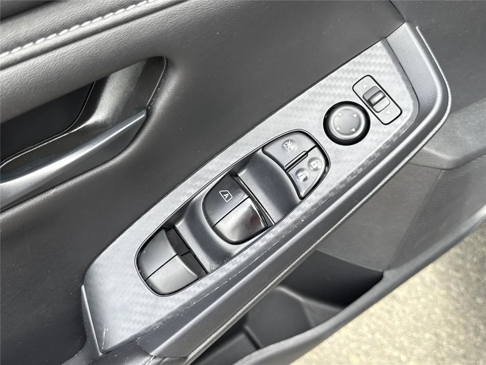 Used 2025 Super Black Nissan S image 15